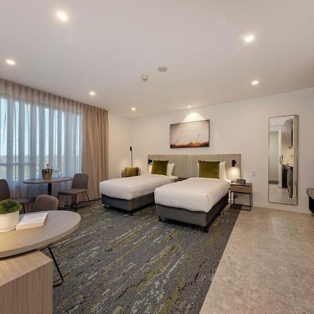 Littomore Suites Kingswood Penrith Exteriör bild