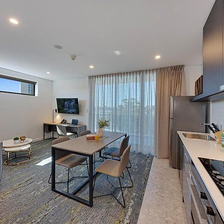 Littomore Suites Kingswood Penrith Exteriör bild