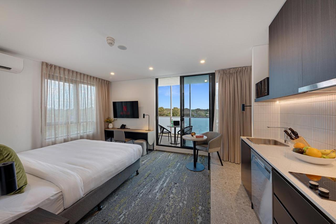 Littomore Suites Kingswood Penrith Exteriör bild