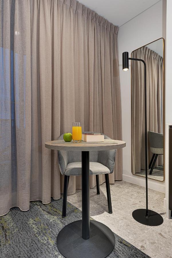 Littomore Suites Kingswood Penrith Exteriör bild