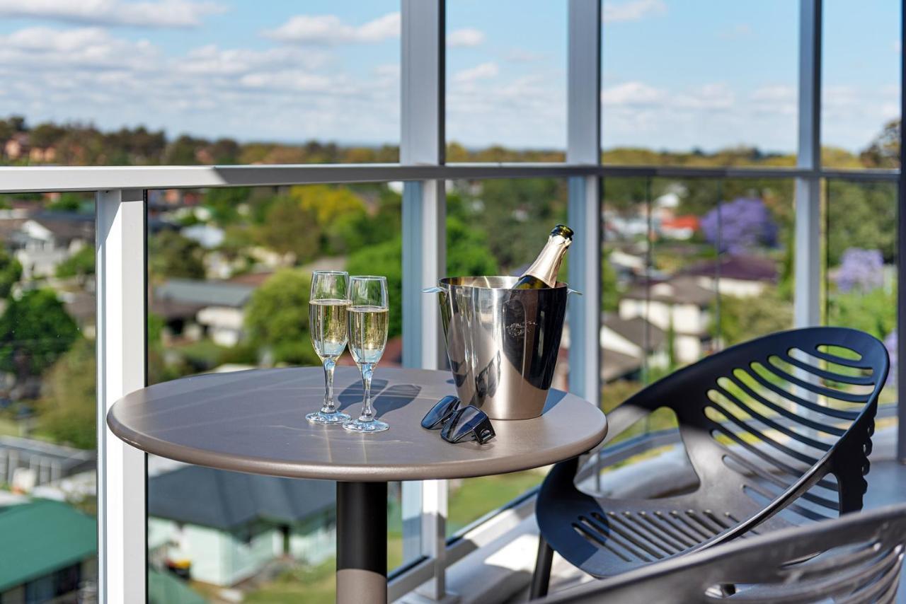 Littomore Suites Kingswood Penrith Exteriör bild